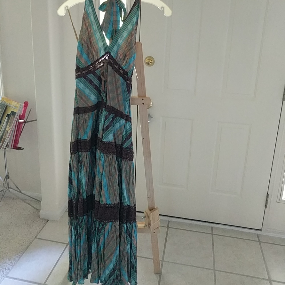 Dress - Picture 4 of 8
